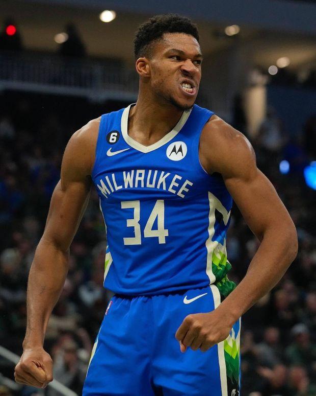 包含字母哥关键节点回归赛场，美国队带队取胜！的词条-爱游戏在线登录