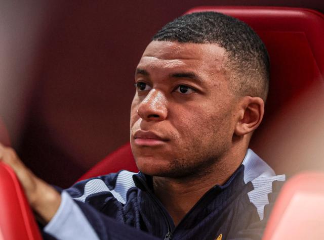  阿扎伦卡回归赛场，突破纪录首场状态亮眼，皇家马德里观众沸腾！-爱游戏登录入口